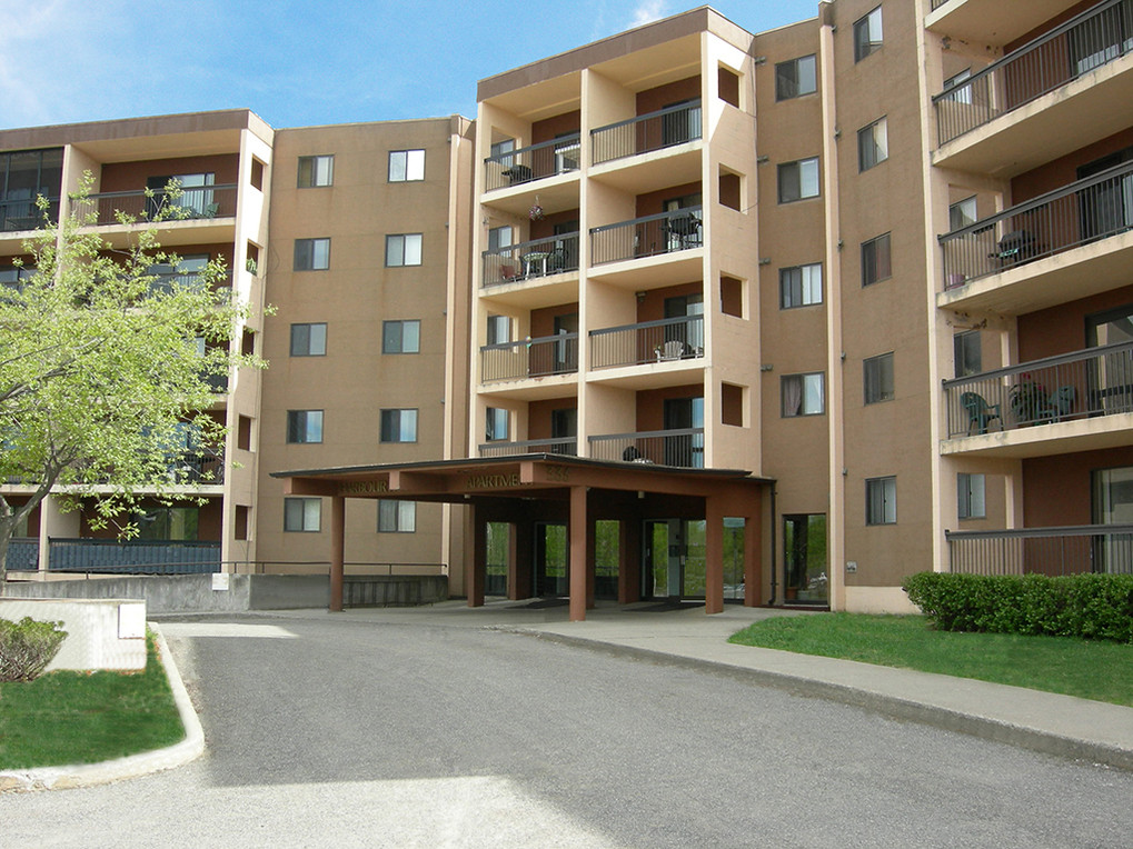 364 Adelaide St, Thunder Bay, ON P7A 7X3, Canada - Harbour & River Heights Apt