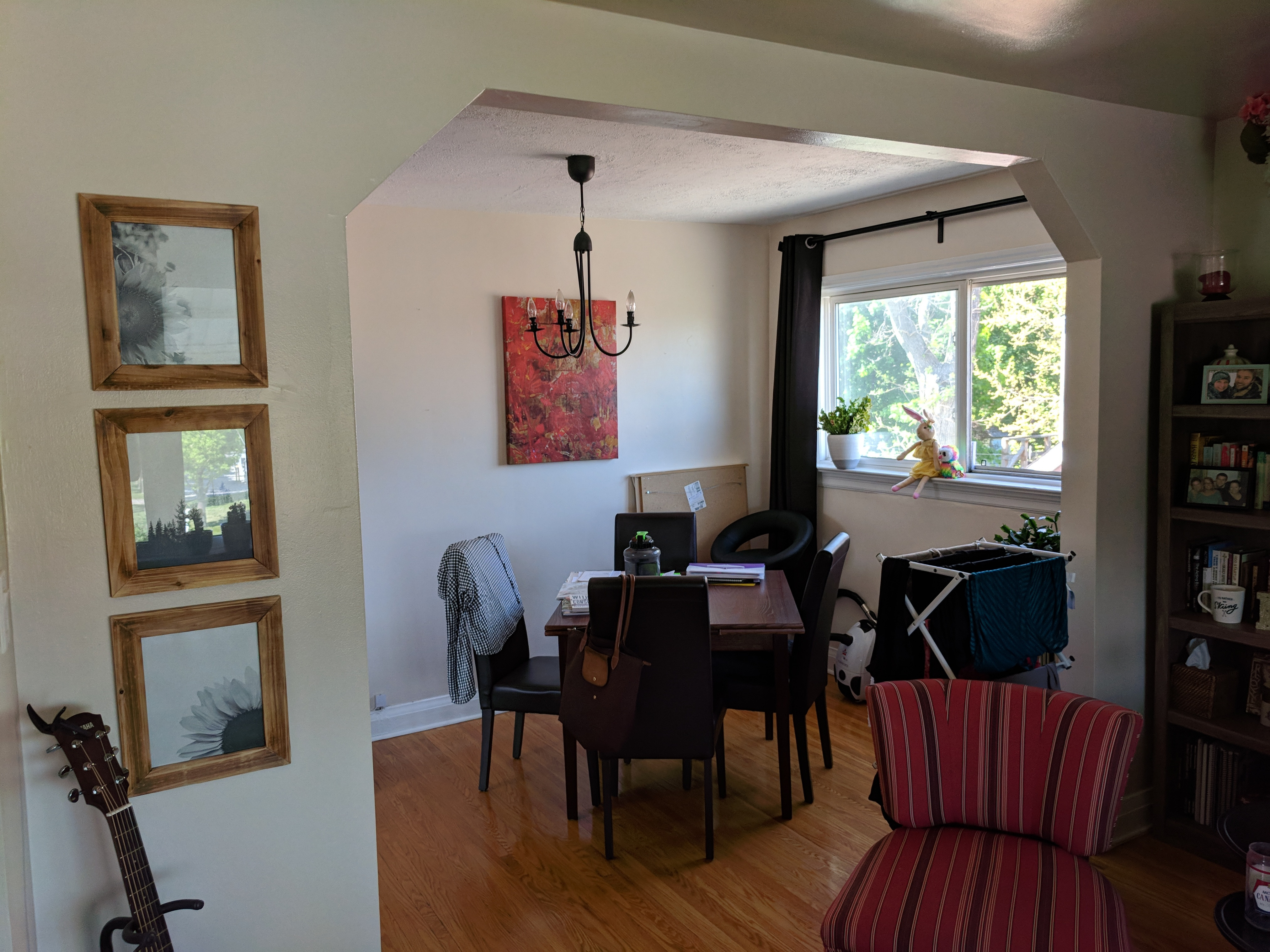 Beautiful Top Floor Apartment - East Mountain - Jan 1st