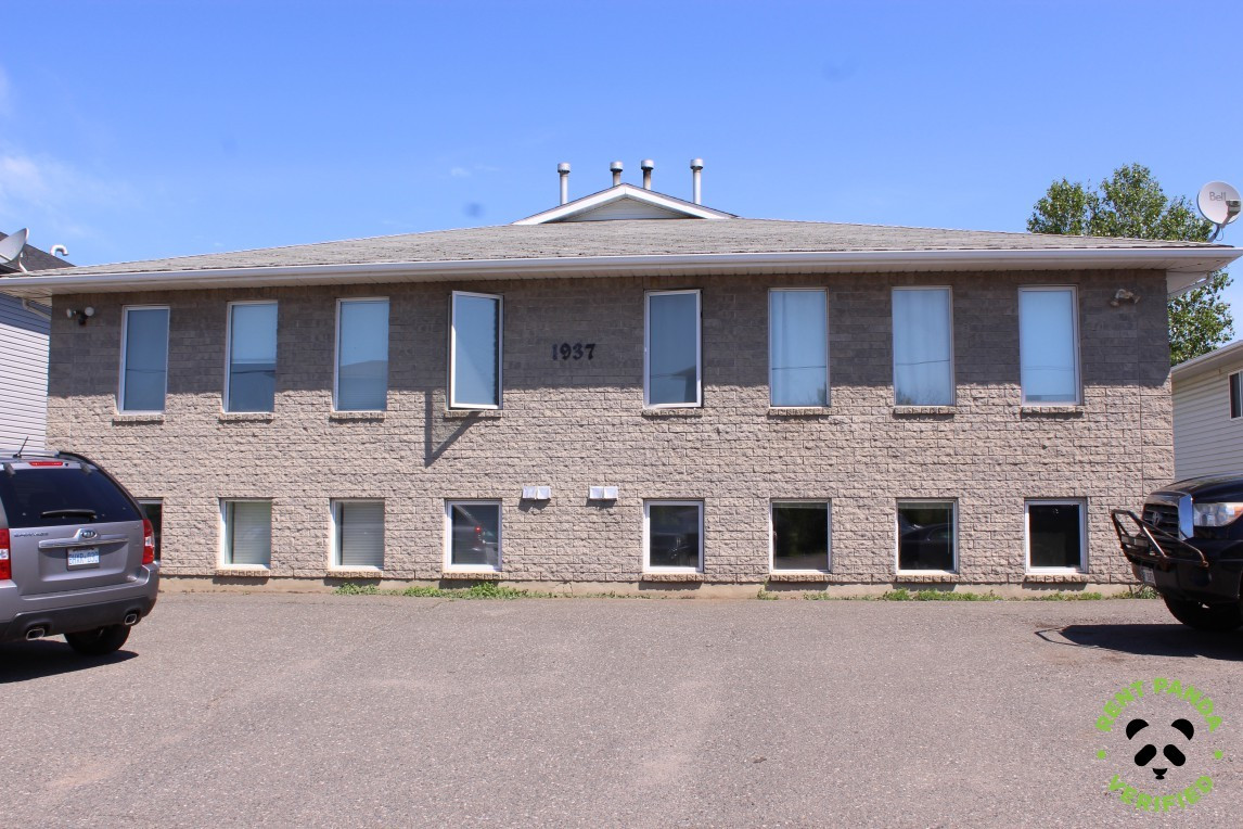 1935 Frederica Street West