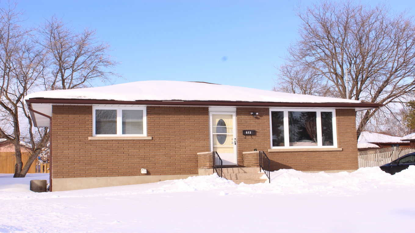 572 Andrew St, Thunder Bay, ON P7B 2C7