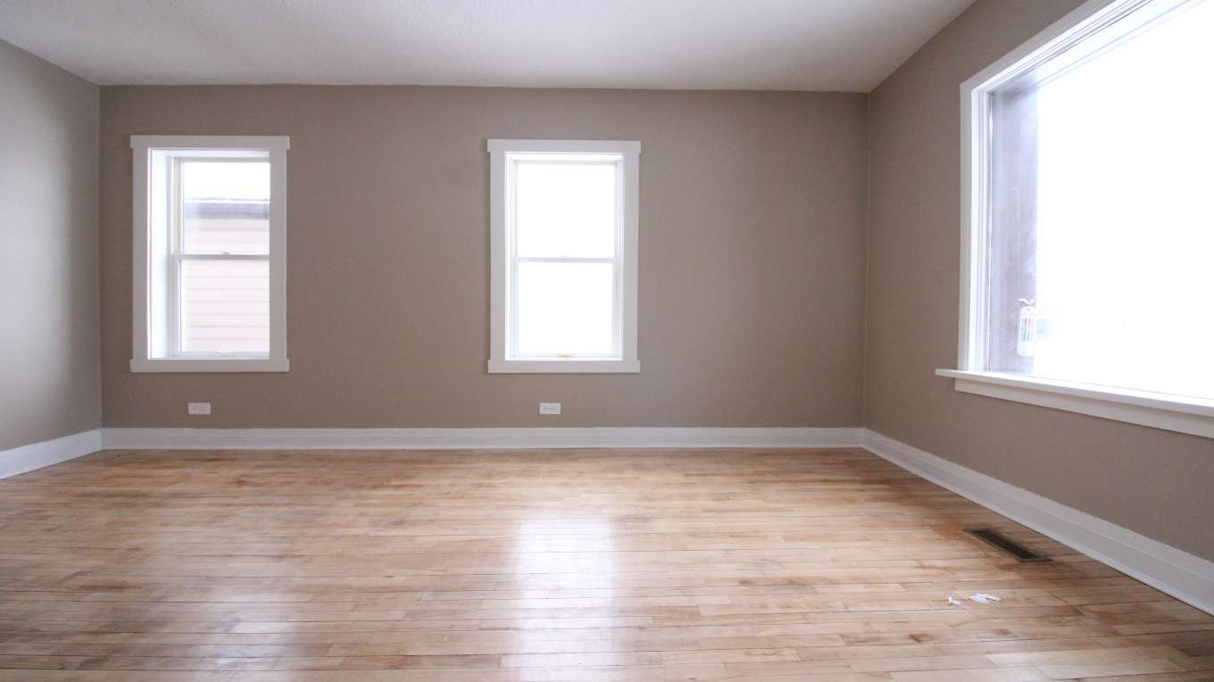 39 Empress Ave N - Single Unit